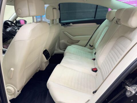 Volkswagen Passat 1.6 TDI GT Euro 6 (s/s) 4dr 17