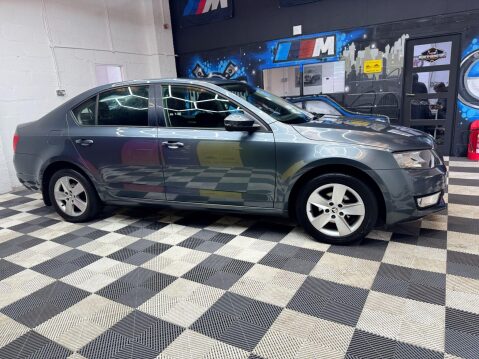 Skoda Octavia 1.6 TDI SE Hatchback 5dr Diesel Manual Euro 5 (s/s) (105 ps) 8