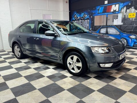 Skoda Octavia 1.6 TDI SE Hatchback 5dr Diesel Manual Euro 5 (s/s) (105 ps) 4