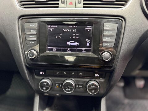 Skoda Octavia 1.6 TDI SE Hatchback 5dr Diesel Manual Euro 5 (s/s) (105 ps) 35