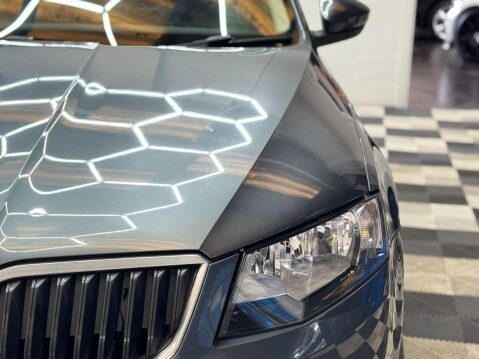 Skoda Octavia 1.6 TDI SE Hatchback 5dr Diesel Manual Euro 5 (s/s) (105 ps) 20