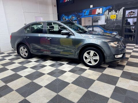 Skoda Octavia 1.6 TDI SE Hatchback 5dr Diesel Manual Euro 5 (s/s) (105 ps) 7