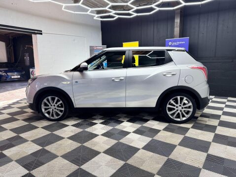 SsangYong Tivoli 1.6 e-XDi EX Euro 6 5dr 4