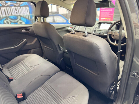 Ford Focus 1.0T EcoBoost Titanium Euro 6 (s/s) 5dr 27
