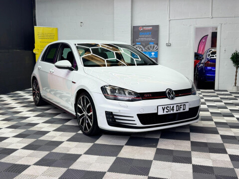 Volkswagen Golf 2.0 TSI BlueMotion Tech GTI Performance Euro 6 (s/s) 5dr 3