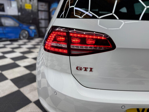 Volkswagen Golf 2.0 TSI BlueMotion Tech GTI Performance Euro 6 (s/s) 5dr 59