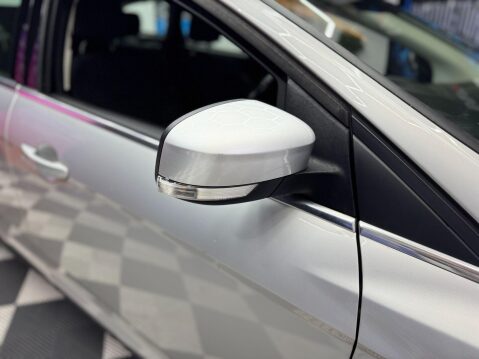 Ford Focus 1.5 TDCi Titanium Euro 6 (s/s) 5dr 19