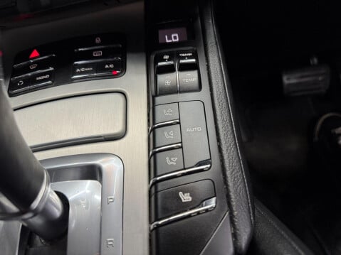 Porsche Cayenne 3.0 TD V6 Tiptronic 4WD Euro 5 (s/s) 5dr 40
