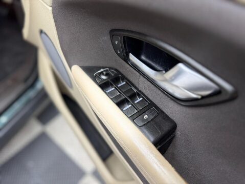 Land Rover Range Rover Evoque 2.0 TD4 SE 4WD Euro 6 (s/s) 5dr SUV Manual Diesel 39