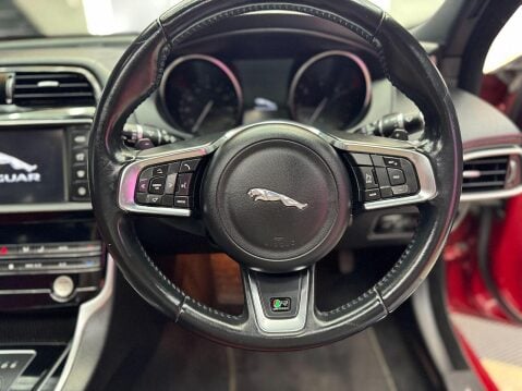 Jaguar XE XE R-Sport Saloon 1 Automatic Diesel 29