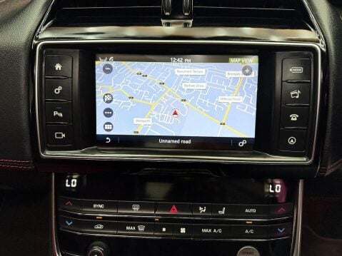 Jaguar XE XE R-Sport Saloon 1 Automatic Diesel 38