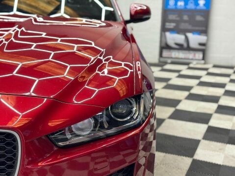 Jaguar XE XE R-Sport Saloon 1 Automatic Diesel 21