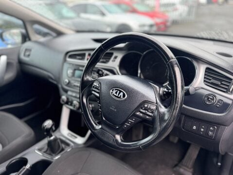 Kia Ceed 1.6 CRDi EcoDynamics 2 Euro 5 (s/s) 5dr 34