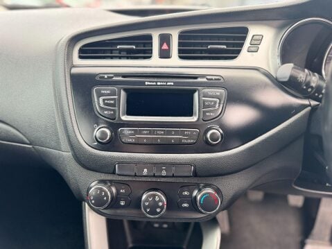 Kia Ceed 1.6 CRDi EcoDynamics 2 Euro 5 (s/s) 5dr 36