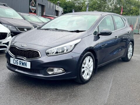 Kia Ceed 1.6 CRDi EcoDynamics 2 Euro 5 (s/s) 5dr 3