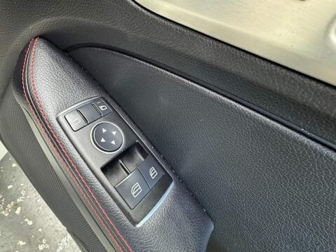 Mercedes-Benz SLK 1.8 SLK250 BlueEfficiency AMG Sport Edition 125 G-Tronic+ Euro 5 (s/s) 2dr 39