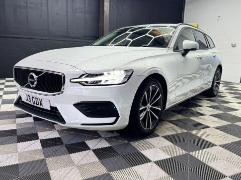 Volvo V60 2.0 B3 MHEV Momentum Auto Euro 6 (s/s) 5dr 4