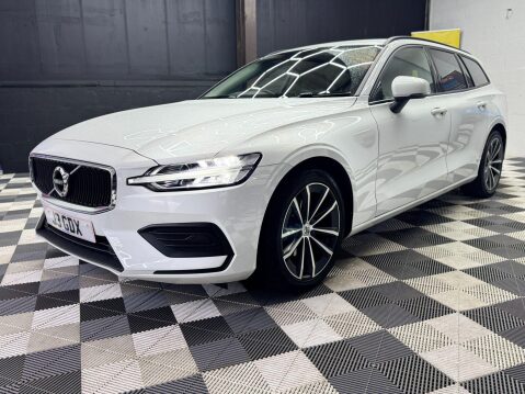 Volvo V60 2.0 B3 MHEV Momentum Auto Euro 6 (s/s) 5dr 9