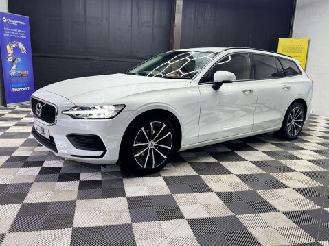 Volvo V60 2.0 B3 MHEV Momentum Auto Euro 6 (s/s) 5dr 10
