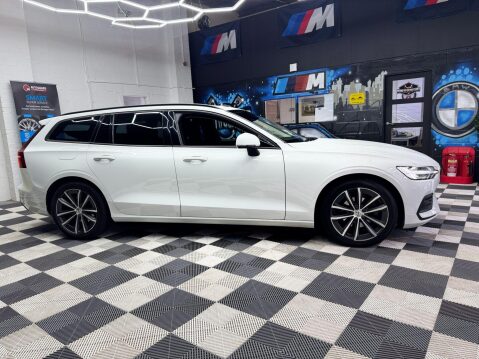 Volvo V60 2.0 B3 MHEV Momentum Auto Euro 6 (s/s) 5dr 14