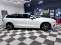 Volvo V60 2.0 B3 MHEV Momentum Auto Euro 6 (s/s) 5dr 14