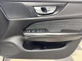 Volvo V60 2.0 B3 MHEV Momentum Auto Euro 6 (s/s) 5dr 29