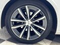 Volvo V60 2.0 B3 MHEV Momentum Auto Euro 6 (s/s) 5dr 31