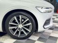 Volvo V60 2.0 B3 MHEV Momentum Auto Euro 6 (s/s) 5dr 32