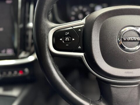 Volvo V60 2.0 B3 MHEV Momentum Auto Euro 6 (s/s) 5dr 38