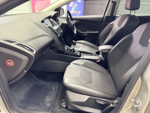 Ford Focus 1.0T EcoBoost Titanium X Euro 6 (s/s) 5dr 36