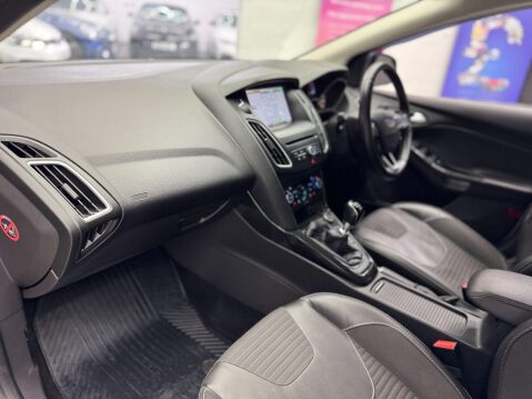 Ford Focus 1.0T EcoBoost Titanium X Euro 6 (s/s) 5dr 37