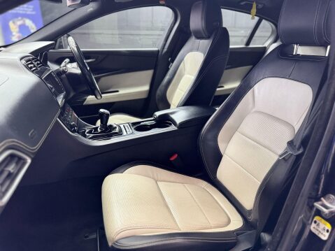Jaguar XE 2.0d R-Sport Euro 6 (s/s) 4dr 33