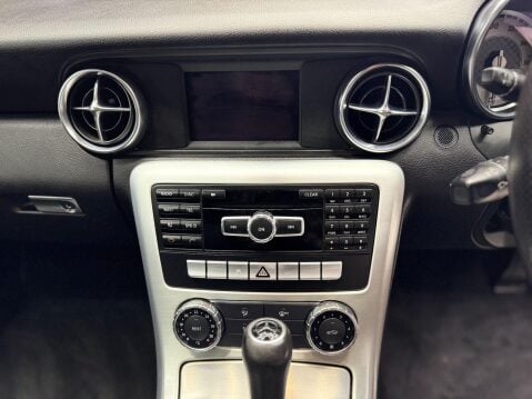 Mercedes-Benz SLK 1.8 SLK200 BlueEfficiency AMG Sport G-Tronic+ Euro 5 (s/s) 2dr 27