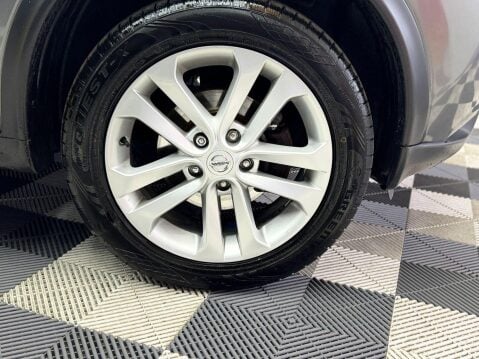 Nissan Juke 1.6 N-Connecta XTRON Euro 6 5dr 29