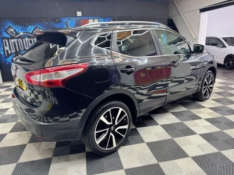Nissan Qashqai 1.2 DIG-T Tekna 2WD Euro 6 (s/s) 5dr 30