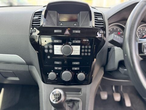 Vauxhall Zafira 1.8 16V Exclusiv Euro 5 5dr 20