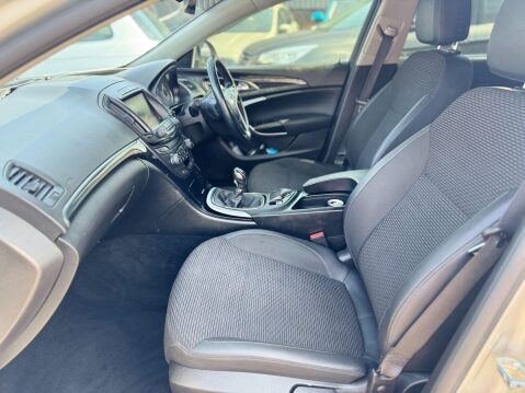 Vauxhall Insignia 2.0 CDTi ecoFLEX Tech Line Sports Tourer Euro 5 (s/s) 5dr 35