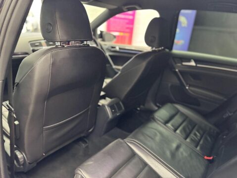 Volkswagen Golf Golf R Hatchback 1 Automatic Petrol 35