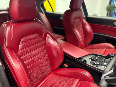 Alfa Romeo Giulia 2.2 TD Speciale Auto Euro 6 (s/s) 4dr 16