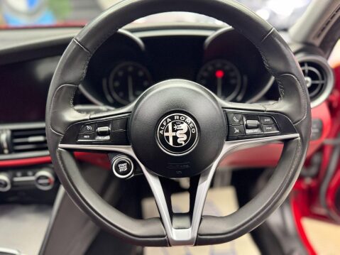 Alfa Romeo Giulia 2.2 TD Speciale Auto Euro 6 (s/s) 4dr 32