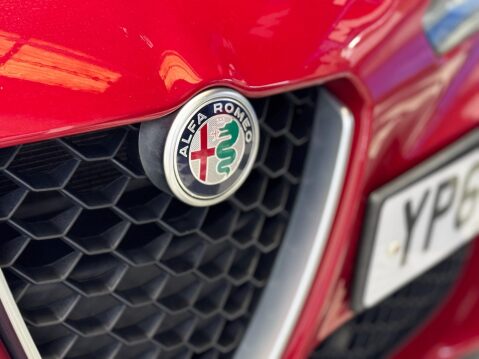 Alfa Romeo Giulia 2.2 TD Speciale Auto Euro 6 (s/s) 4dr 43