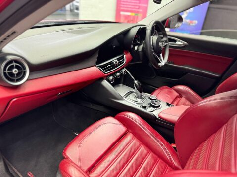 Alfa Romeo Giulia 2.2 TD Speciale Auto Euro 6 (s/s) 4dr 33