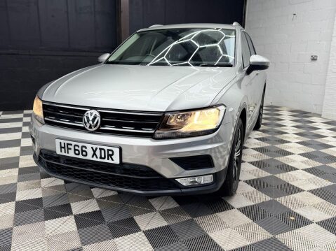 Volkswagen Tiguan 2.0 TDI BlueMotion Tech SE Navigation Euro 6 (s/s) 5dr 3