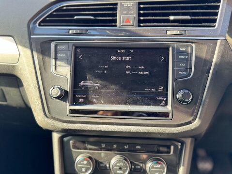 Volkswagen Tiguan 2.0 TDI BlueMotion Tech SE Navigation Euro 6 (s/s) 5dr 50