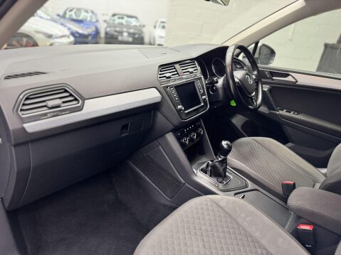 Volkswagen Tiguan 2.0 TDI BlueMotion Tech SE Navigation Euro 6 (s/s) 5dr 29