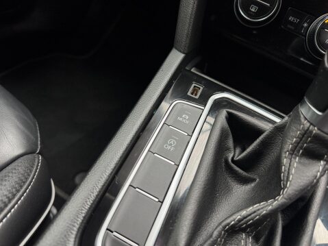 Volkswagen Arteon 2.0 TDI R-Line Fastback DSG Euro 6 (s/s) 5dr 29