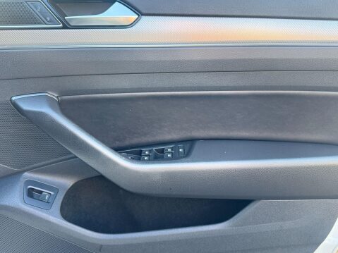 Volkswagen Arteon 2.0 TDI R-Line Fastback DSG Euro 6 (s/s) 5dr 37