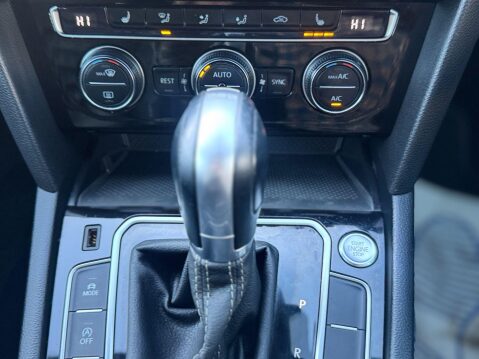 Volkswagen Arteon 2.0 TDI R-Line Fastback DSG Euro 6 (s/s) 5dr 26