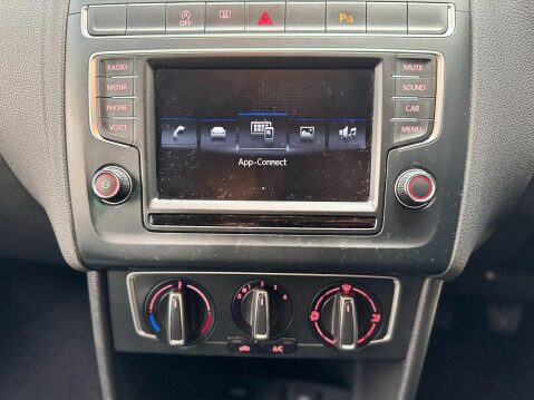 Volkswagen Polo Polo Match Hatchback 1 Manual Petrol 40