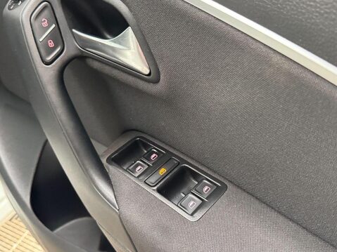 Volkswagen Polo Polo Match Hatchback 1 Manual Petrol 33